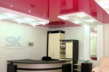 Натяжной потолок в офисе