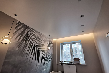 Из чего складывается цена натяжного потолка