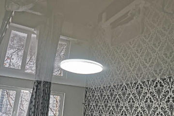 Глянцевый потолок – стильно и недорого