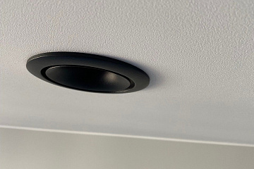 Внутренняя вклейка кольца для светильников на натяжном потолке