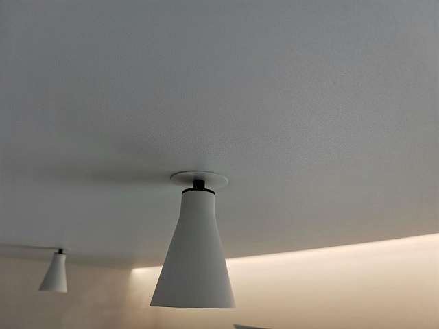 Внутренняя вклейка кольца для светильников на натяжном потолке