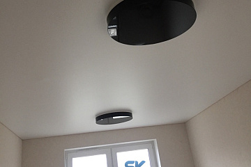 Натяжной потолок в офисе