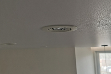 Внутренняя вклейка кольца для светильников на натяжном потолке