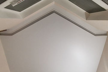 Карнизы и ниши для натяжных потолков: что выбрать