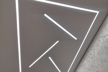 Световые линии на натяжном потолке